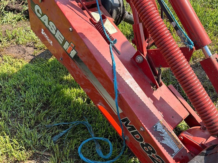 2011-case-ih-md82-image-17