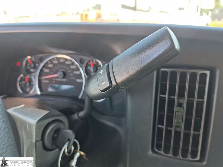 2017-chevrolet-express-s/a-cube-van-image-17