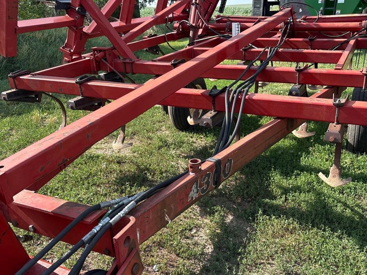 case-ih-4300-image-19