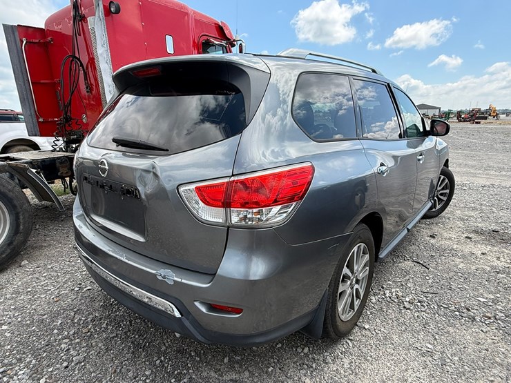 2016-nissan-pathfinder-image-8