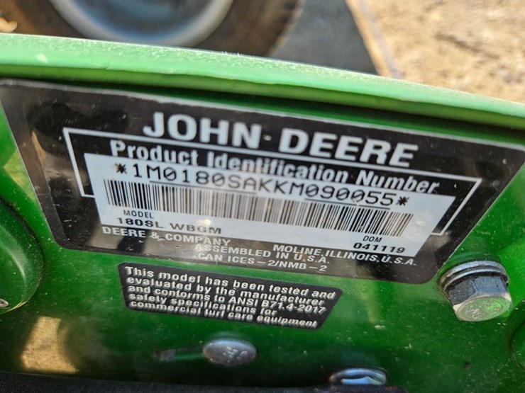 john-deere-180-image-17