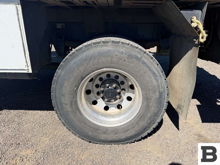 2017-kenworth-t370-image-21