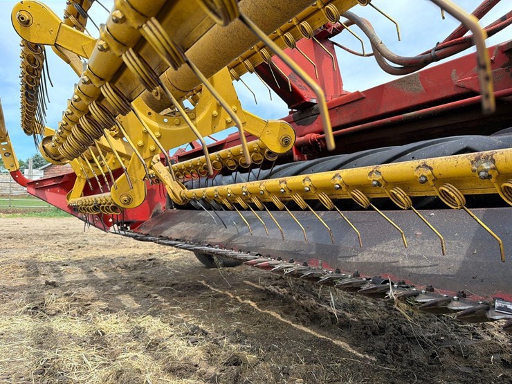 new-holland-499-image-9