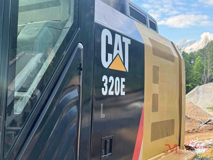 caterpillar-320e-image-2