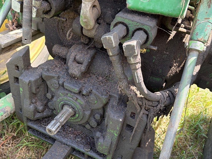 john-deere-3020-image-8