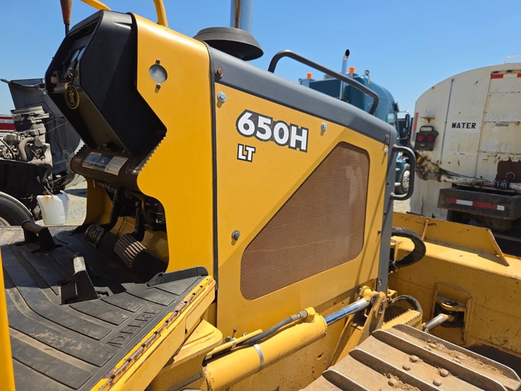 deere-650h-lt-image-17