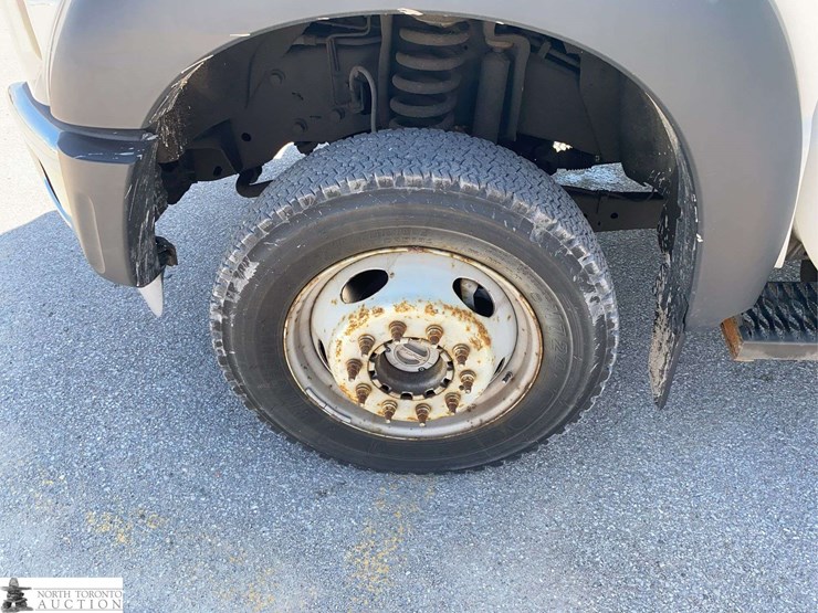 2012-ford-f550-image-18