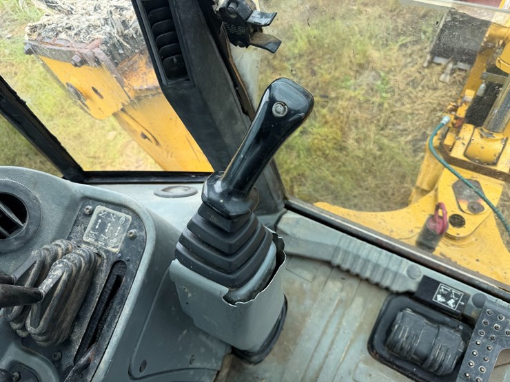 2006-caterpillar-420d-image-94