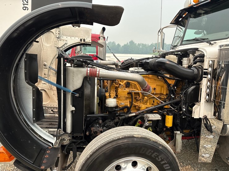 2007-peterbilt-379-image-14