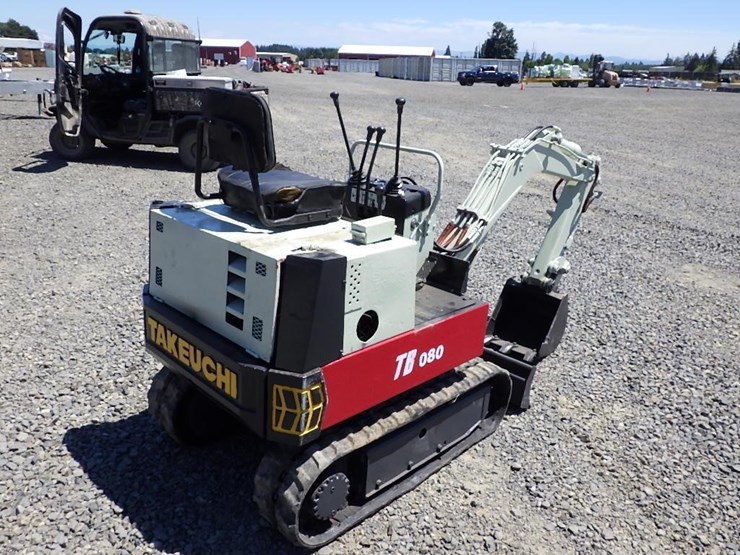 takeuchi-tb080-image-5