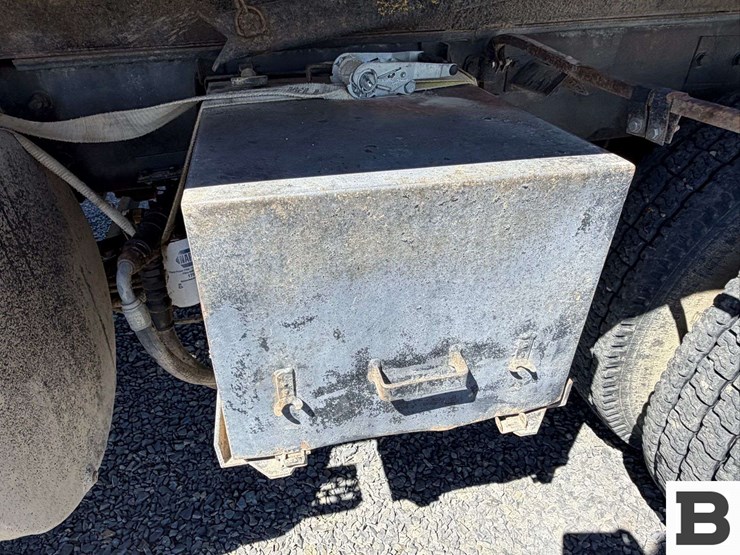 2001-mack-cl713-image-16