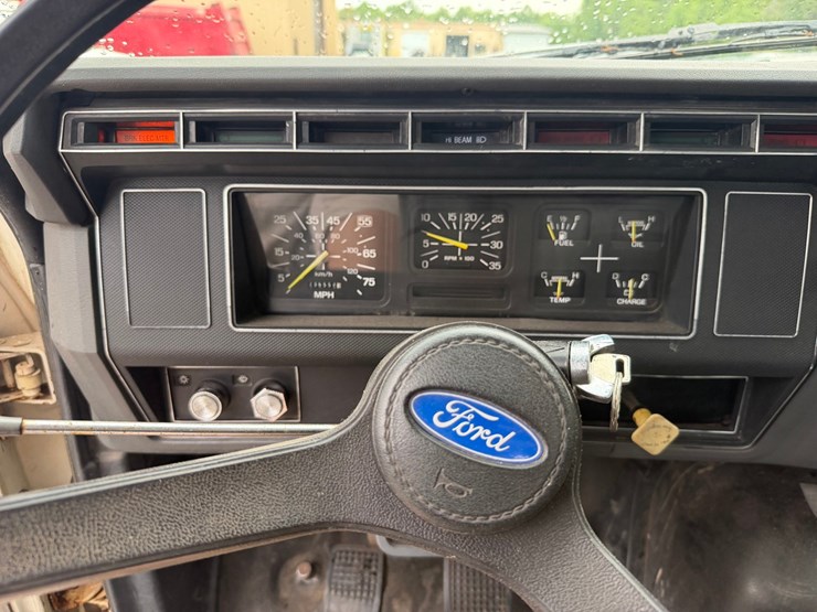 ford-f700-image-39