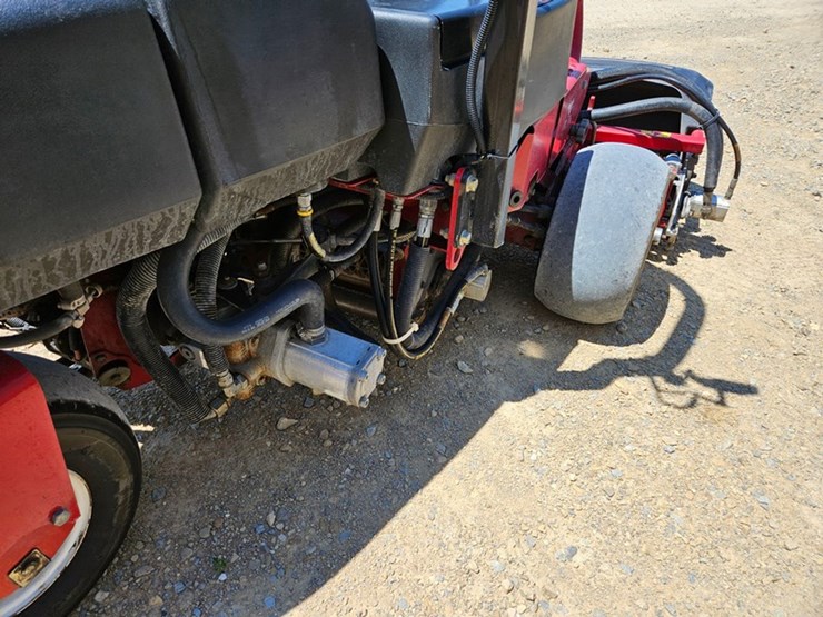 2016-toro-greensmaster-3150-image-19