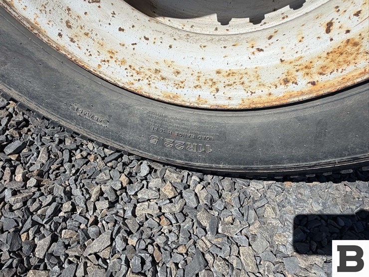 2001-mack-cl713-image-23