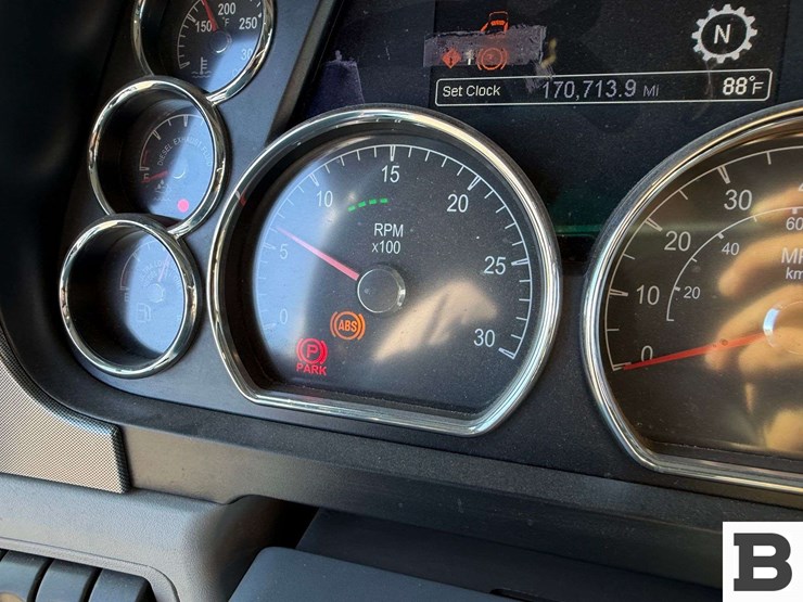 2016-peterbilt-579-image-63