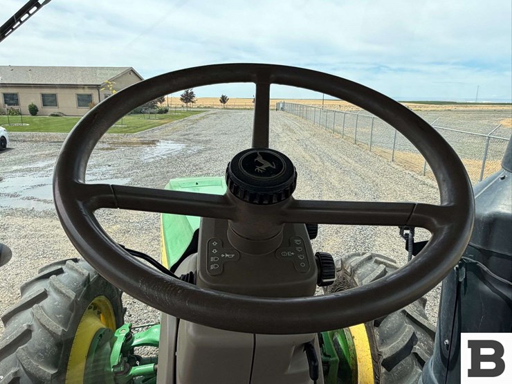 2014-john-deere-8345r-image-53