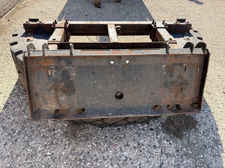 skidloader-quick-tach-80”-tire-scraper-image-2
