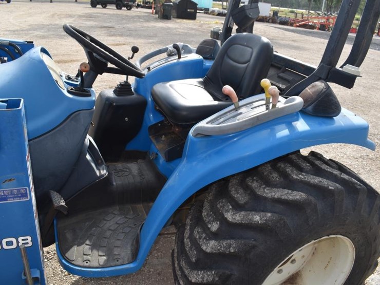 new-holland-1530-image-6