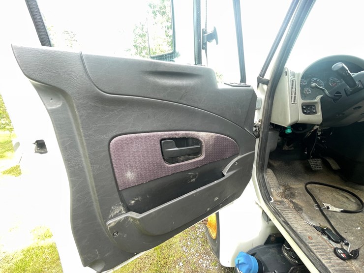 2016-international-durastar-4400-image-56