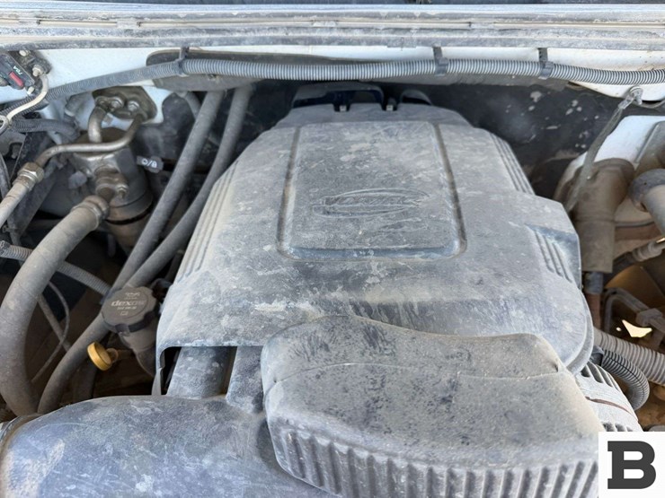 2013-chevrolet-silverado-3500-image-25