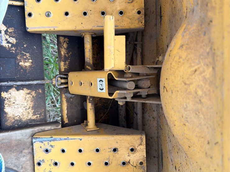 new-holland-l553-image-30