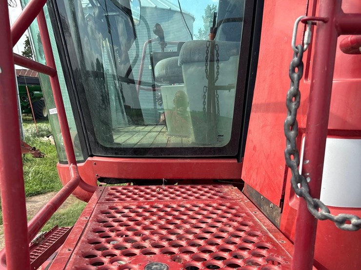 2006-international-2388-axle-flow-combine-image-74