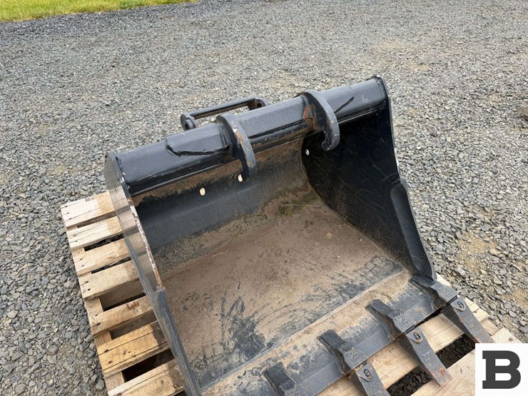 bobcat-30"-bucket-image-7