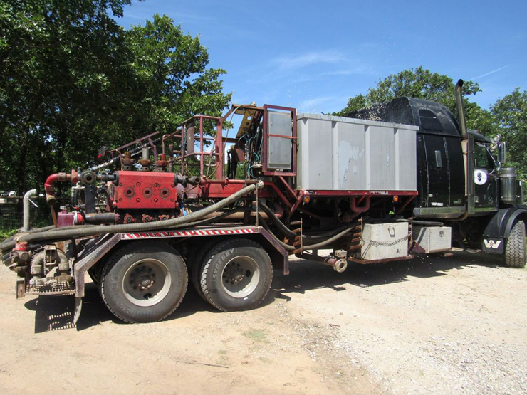 2007-western-star-4900sa-image-1