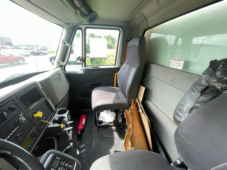 2017-international-durastar-4400-image-44