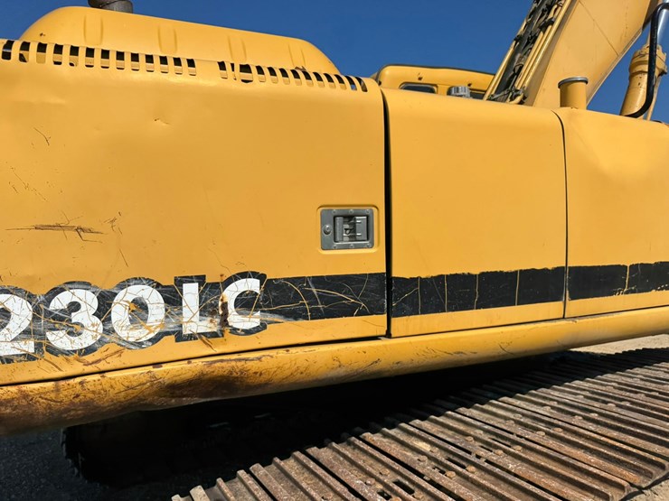 deere-230-lc-image-20