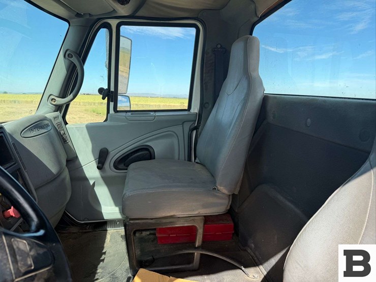 2006-international-durastar-4400-image-41