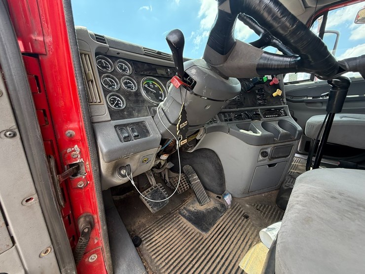 #47453-•-inop-2007-freightliner-columbia-t/a-truck-tractor-1fuja6cy07lx38975-inv#-47453-image-23