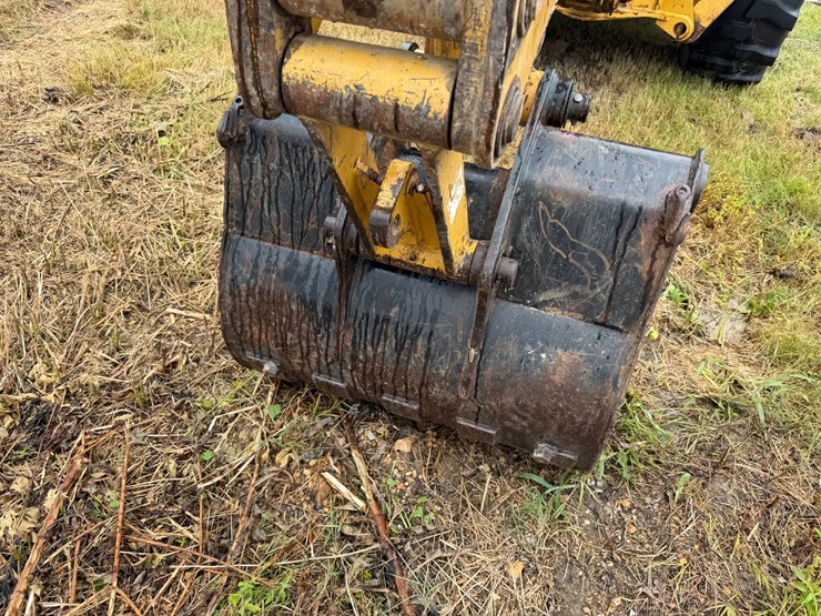 2006-caterpillar-420d-image-30