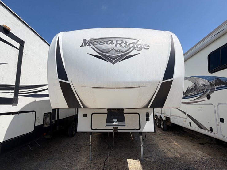 2019-highland-ridge-mesa-ridge-lite-fifth-wheel-image-2