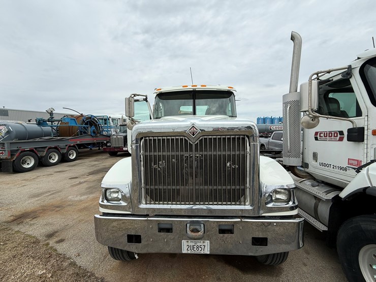 2006-international-(inoperable)-5900i-day-cab-image-4
