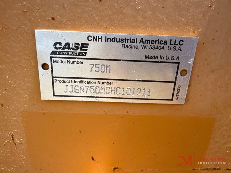 2018-case-750m-lgp-image-25