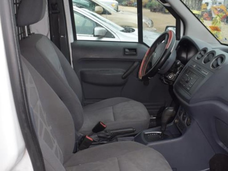 2010-ford-transit-image-13
