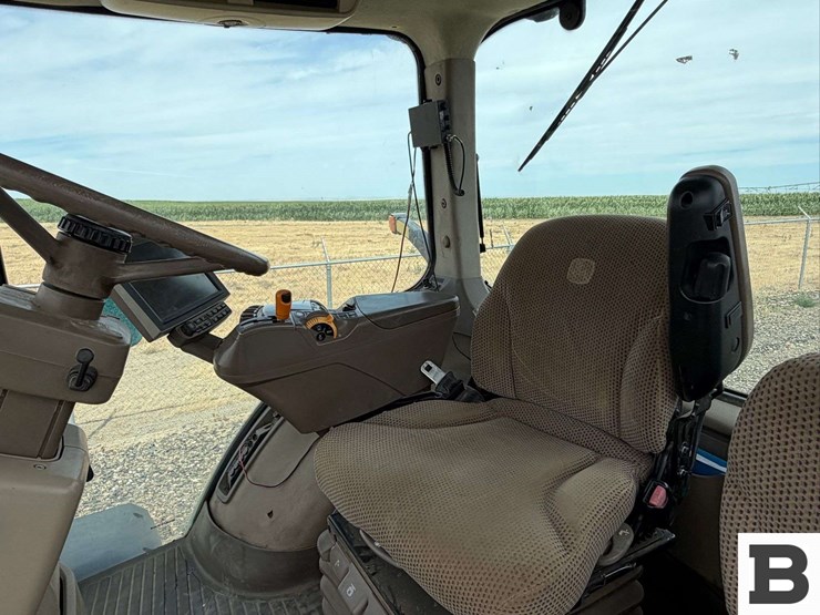 2014-john-deere-8345r-image-48