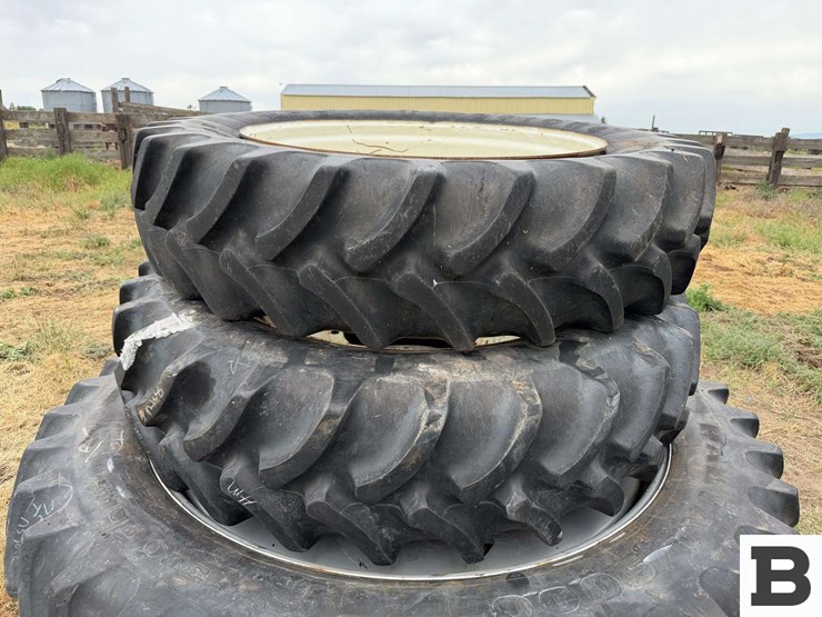 2007-new-holland-tg305-image-110