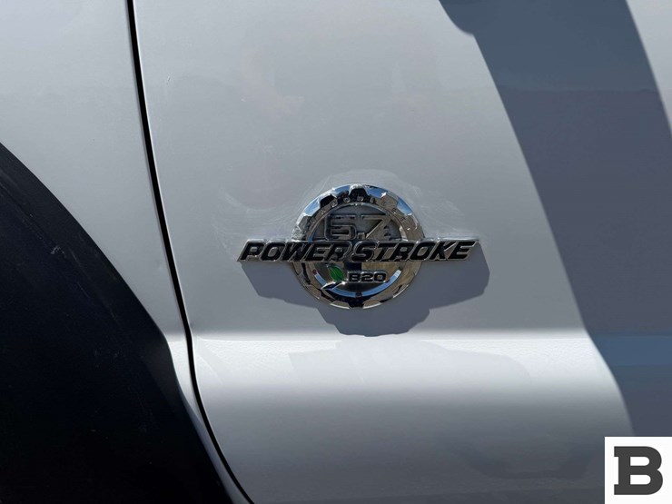 2013-ford-f550-image-16