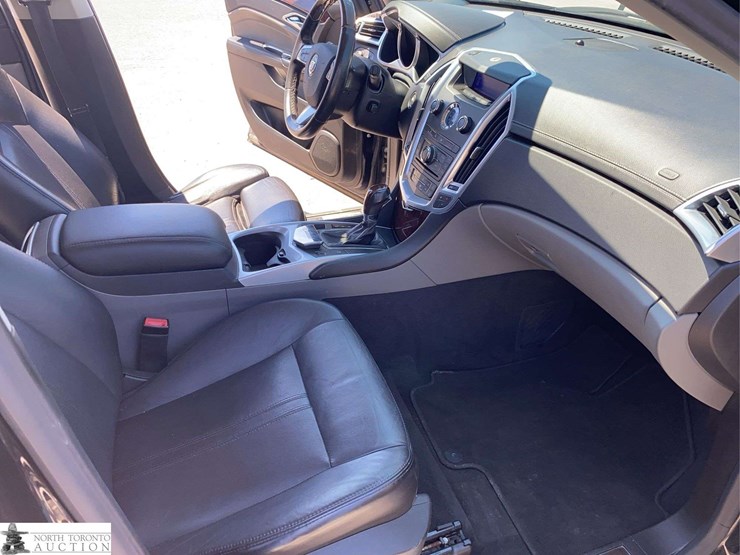 cadillac-srx-image-19