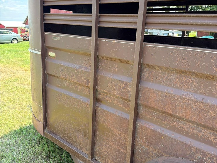 1984-circle-j-6ft-x-16ft-bumper-hitch-livestock-trailer-image-10