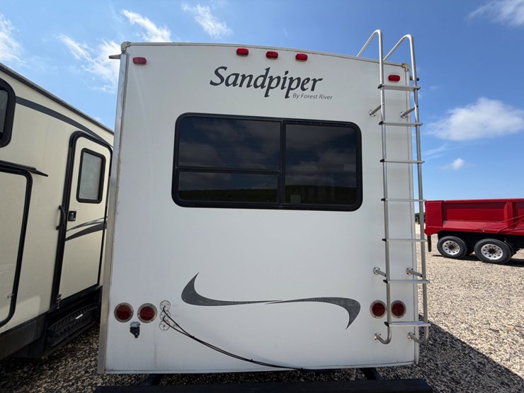 2010-forest-river-sandpiper-fifth-wheel-camper-image-5