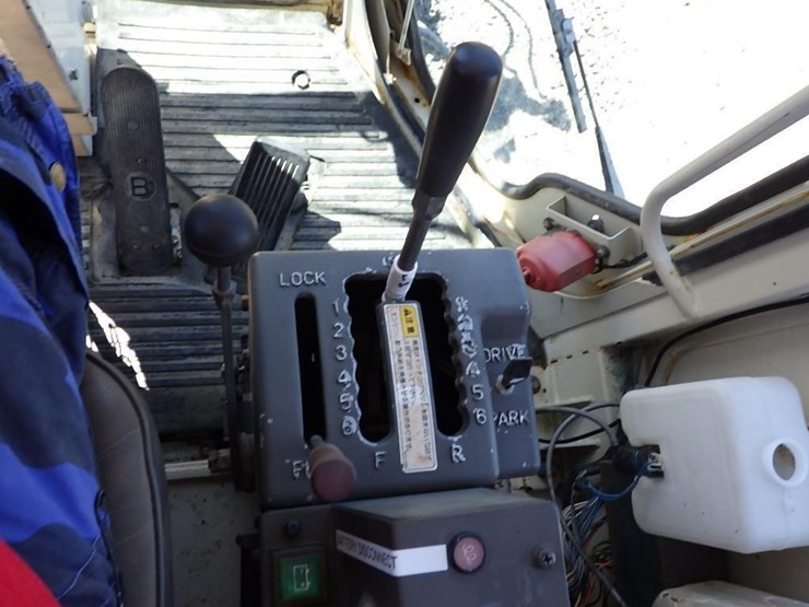 mitsubishi-mg130-motor-grader-image-37