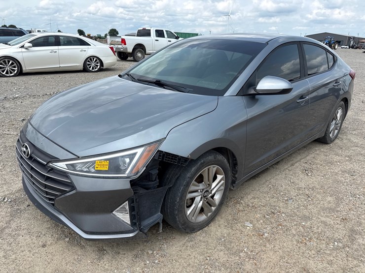 #42717-•-2019-hyundai-elantra-sedan-kmhd84lf4ku743043-inv#-42717-image-1