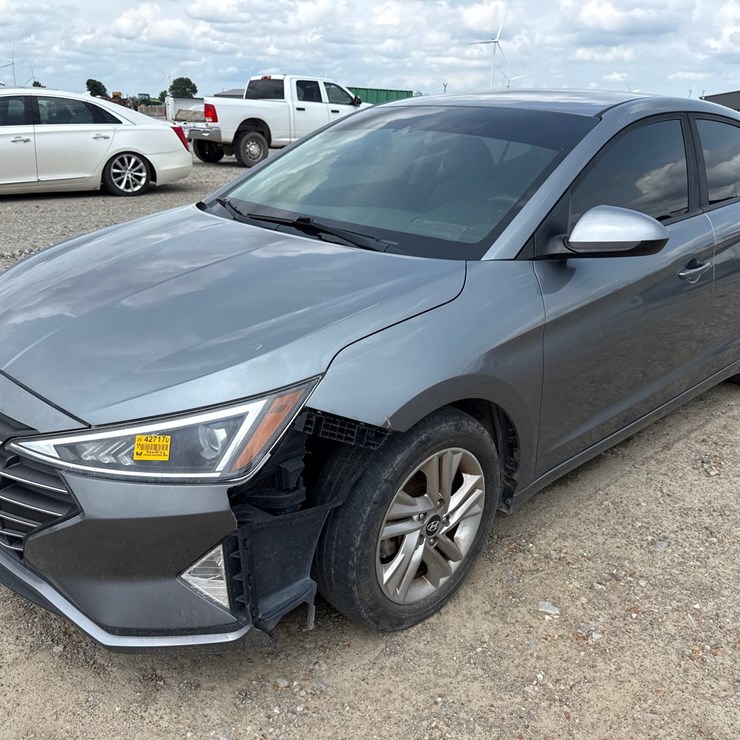 #42717 • 2019 Hyundai Elantra Sedan KMHD84LF4KU743043 INV# 42717