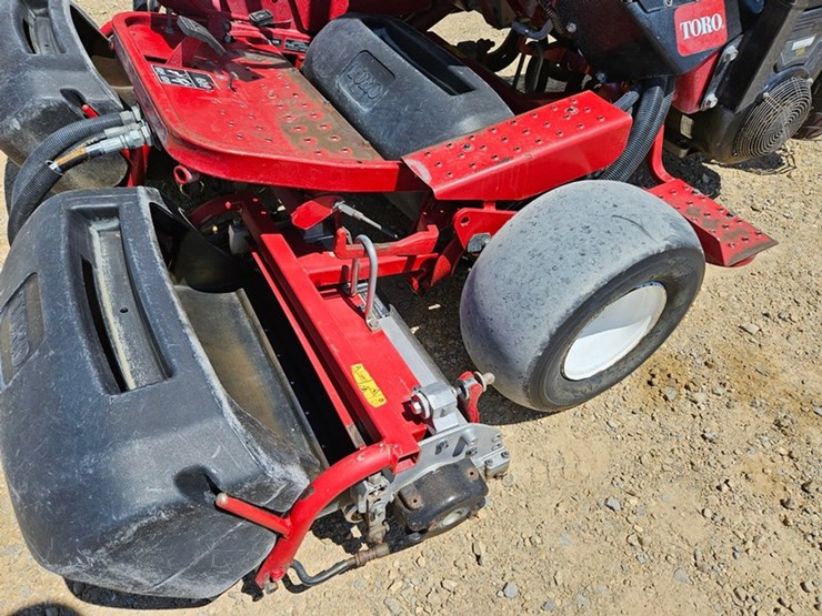 2016-toro-greensmaster-3150-image-12