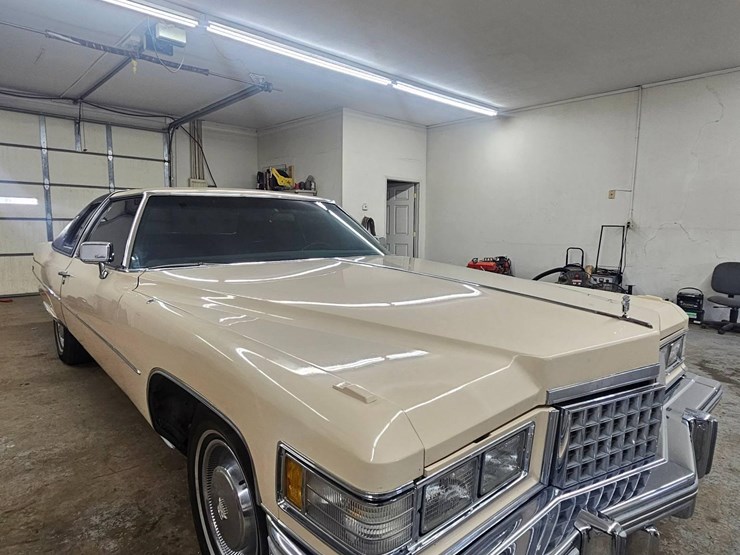 1976-cadillac-coupe-deville-image-30