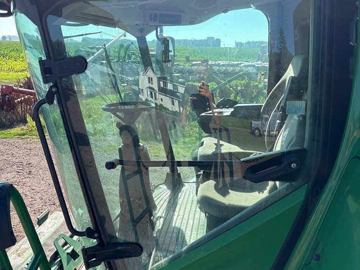 2012-john-deere-s680-image-71