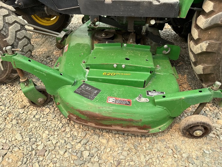 2014-john-deere-2025r-image-34